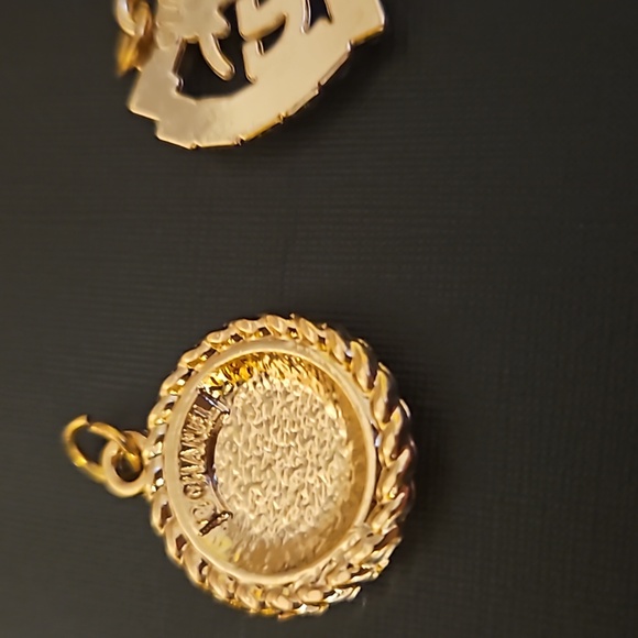 Winner's Choice - 1 !! Authentic Luxury zipper pull charms /pendant charms - Picture 6 of 9